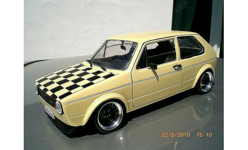 Volkswagen Golf GTI 1/18 Solido beige jantes schmidt capot damier coche miniatura