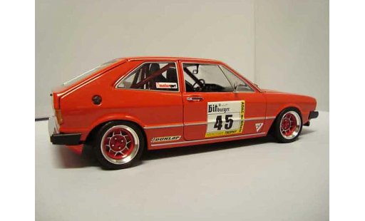 Volkswagen Scirocco GTI 1/18 Revell preparation racing coche miniatura