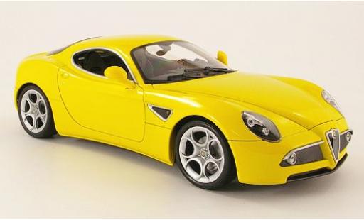 Coche miniatura Alfa Romeo 8C 1/18 Welly Competizione gelb 1:18 Alfa Romeo 8C 1/18 Welly Competizione gelb 1:18 coche miniatura