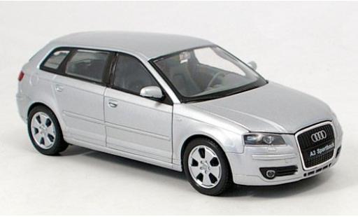 Coche miniatura Audi A3 1/24 Welly Sportback silber 1:24 Audi A3 1/24 Welly Sportback silber 1:24 coche miniatura