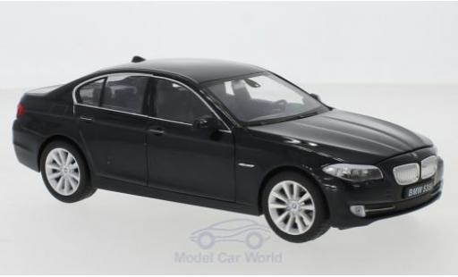 Coche miniatura Bmw 535 1/24 Welly i (F10) metalico negro Bmw 535 1/24 Welly i (F10) metalico negro coche miniatura