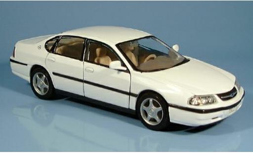 Coche miniatura Chevrolet Impala 1/24 Welly weiss 2001 1:24 Chevrolet Impala 1/24 Welly weiss 2001 1:24 coche miniatura