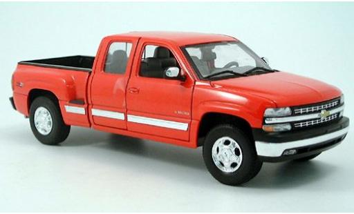 Coche miniatura Chevrolet Silverado 1/18 Welly Ext. Cab rojo 1:18 Chevrolet Silverado 1/18 Welly Ext. Cab rojo 1:18 coche miniatura