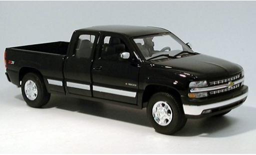 Coche miniatura Chevrolet Silverado 1/18 Welly Ext. Cab schwarz 1:18 Chevrolet Silverado 1/18 Welly Ext. Cab schwarz 1:18 coche miniatura