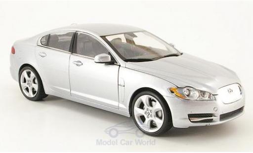 Jaguar XF 1/24 Welly gris coche miniatura