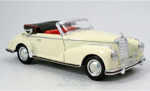Coche miniatura Mercedes 300 1/18 Welly S Cabriolet beige 1955 Mercedes 300 1/18 Welly S Cabriolet beige 1955 coche miniatura