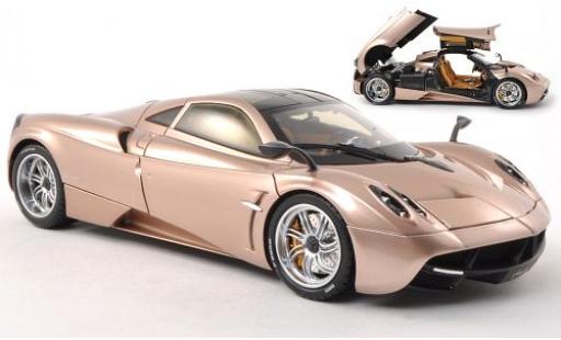 Coche miniatura Pagani Huayra 1/18 Welly gold 1:18 Pagani Huayra 1/18 Welly gold 1:18 coche miniatura