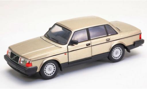 Volvo 240 1/24 Welly GL gold coche miniatura