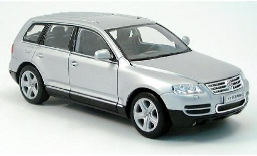 Coche miniatura Volkswagen Touareg 1/24 Welly silber 2002 1:24 Volkswagen Touareg 1/24 Welly silber 2002 1:24 coche miniatura