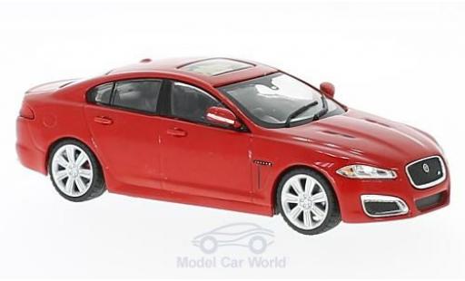 Coche miniatura Jaguar XF R 1/43 WhiteBox R rojo RHD 2010 Jaguar XF R 1/43 WhiteBox R rojo RHD 2010 coche miniatura