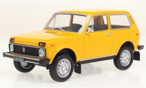 Coche miniatura Lada Niva 1/24 WhiteBox naranja Lada Niva 1/24 WhiteBox naranja coche miniatura