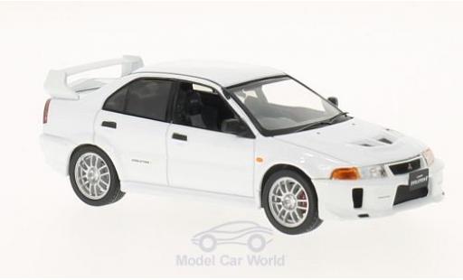 Coche miniatura Mitsubishi Lancer 1/43 WhiteBox Evo V blanco RHD 1998 Mitsubishi Lancer 1/43 WhiteBox Evo V blanco RHD 1998 coche miniatura