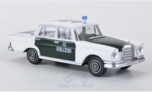 Mercedes 220 1/87 Wiking S blanco/verde Polizei coche miniatura